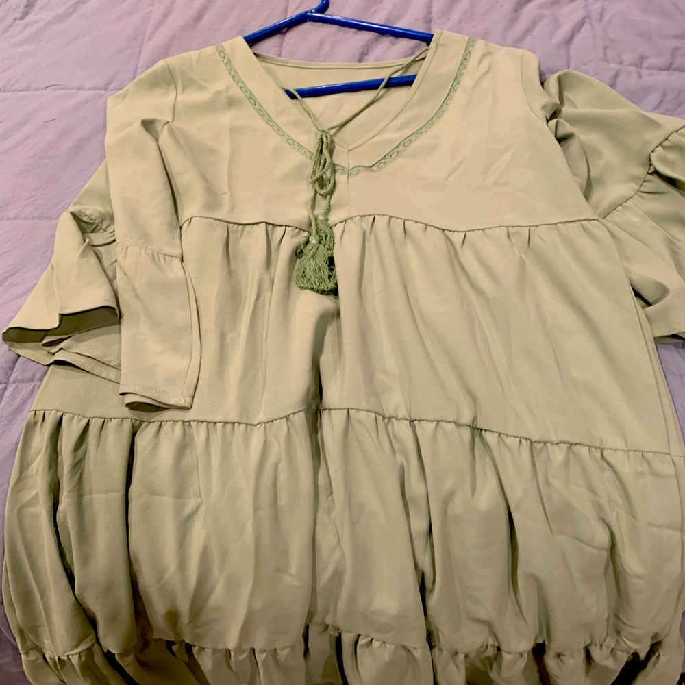 Brand new dress from Amazon. Never worn!